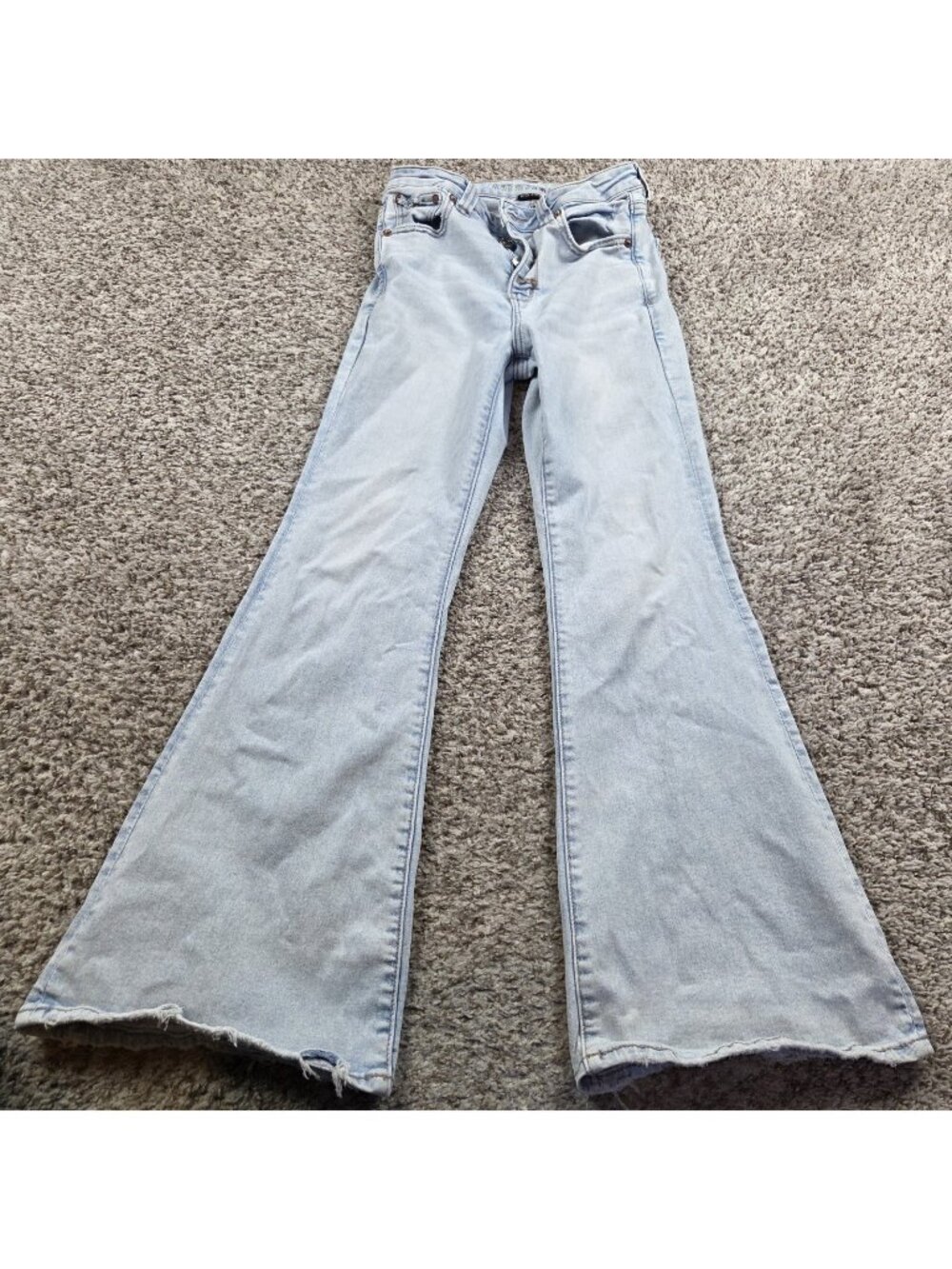 American Eagle Jeans Womens 4 Short Light Wash Super High Rise Flare Flaw*